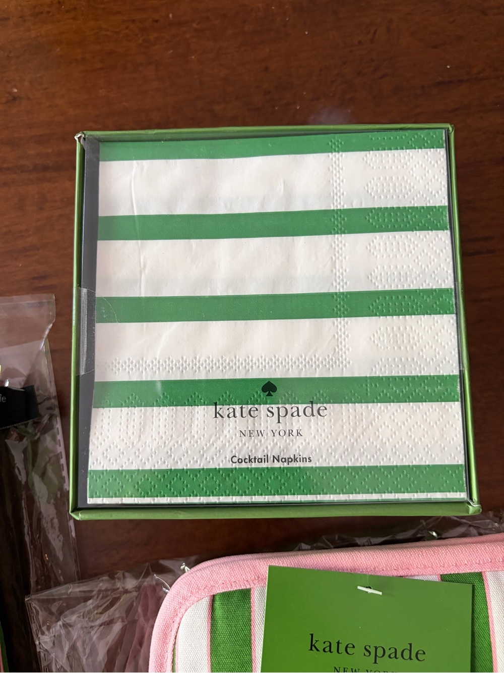 NWT kate spade 5 piece bundle oven mitts, pot holders and cocktail napkins - Picture 3 of 8